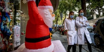 Κόβουν αποζημιώσεις και δώρο, αυξάνουν ανεργία και ανασφάλεια