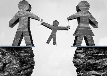 Επιδίωξη η συνεπιμέλεια των παιδιών, κόντρα στην έμφυλη και ταξική ανισότητα