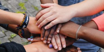 «Φάρμακο» στην ταξικότητα της πανδημίας η αλληλεγγύη