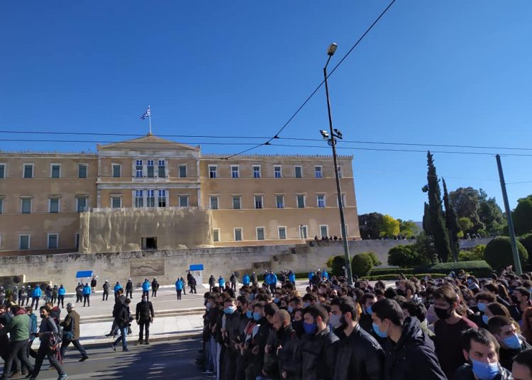 Μεγάλο πανεκπαιδευτικό ΟΧΙ στο νομοσχέδιο Κεραμέως (φωτο-βίντεο)