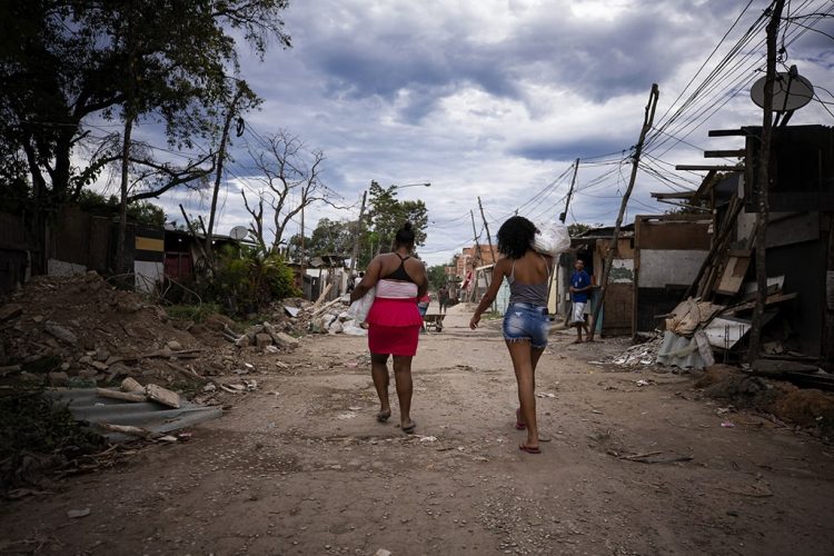 Πιο δύσκολο το 2021 με αύξηση της ακραίας φτώχειας