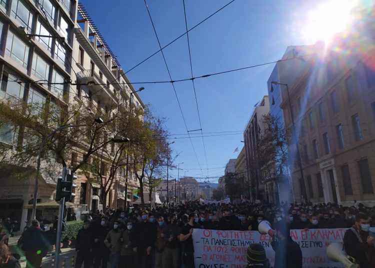 Μεγάλο πανεκπαιδευτικό ΟΧΙ στο νομοσχέδιο Κεραμέως (φωτο-βίντεο)