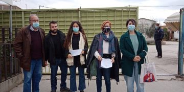 Αντικαπιταλιστική Ανατροπή στην Αθήνα: Επίσκεψη στους πρόσφυγες του Ελαιώνα