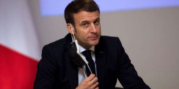 Γαλλία καθυστερήσεις στους εμβολιασμούς