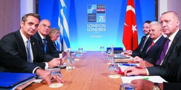 «Η Ελλάδα επεκτείνεται», τα λαϊκά δικαιώματα συρρικνώνονται