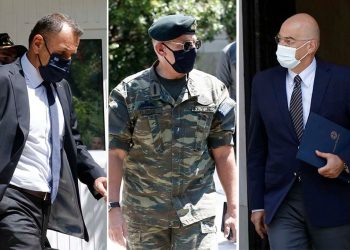 Εικονικές συνομιλίες, πανάκριβες εξοπλιστικές παραγγελίες