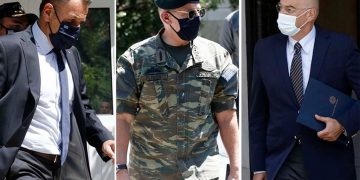 Εικονικές συνομιλίες, πανάκριβες εξοπλιστικές παραγγελίες