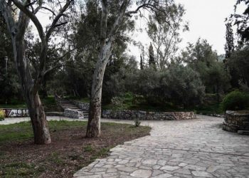 Λόφος Στρέφη: Δεν είναι δωρεά, είναι ξεπούλημα!