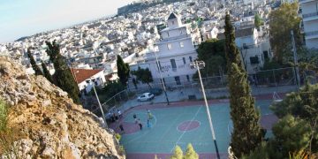 Λόφος Στρέφη: Προκλητική παραχώρηση σε ιδιωτική εταιρεία με ντίλερ τον δήμο