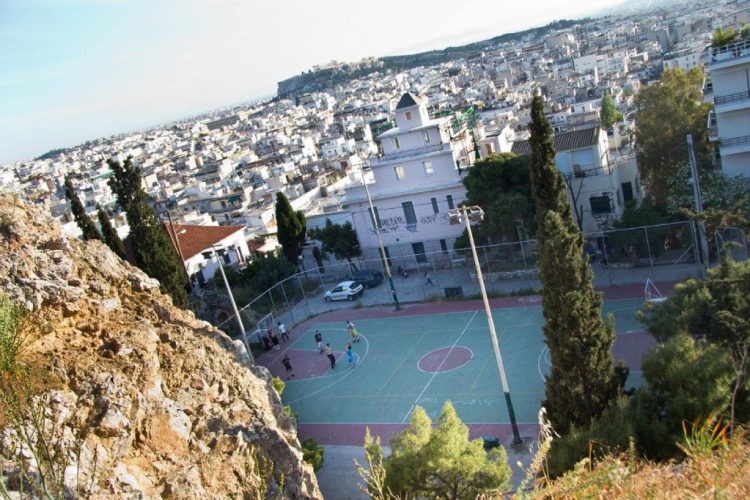 Λόφος Στρέφη: Προκλητική παραχώρηση σε ιδιωτική εταιρεία με ντίλερ τον δήμο