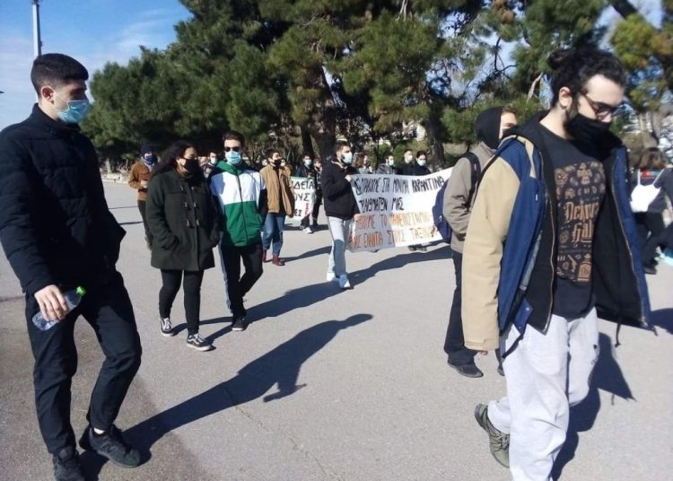 Από την Κομοτηνή μέχρι την Κρήτη οι δρόμοι του αγώνα δήλωσαν «παρών»