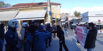 Χανιά: Φοιτητές και εκπαιδευτικοί «έσπασαν» τον αστυνομικό αποκλεισμό