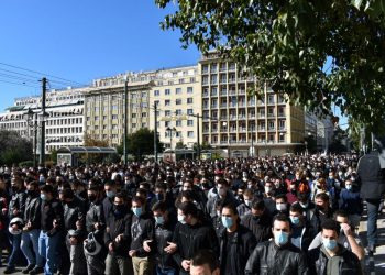 Πλημμύρισαν ξανά οι δρόμοι από φοιτητές και εκπαιδευτικούς (φωτο+βιντεο)