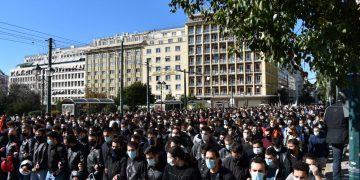 Πλημμύρισαν ξανά οι δρόμοι από φοιτητές και εκπαιδευτικούς (φωτο+βιντεο)