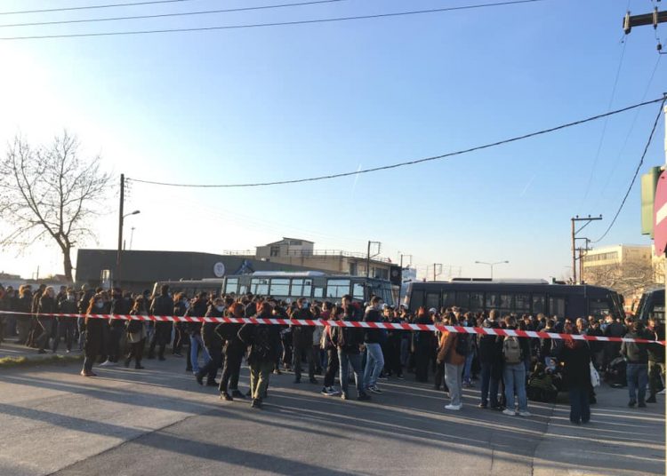 Εγκληματική βία και καταστολή των ΜΑΤ στο ΑΠΘ (φωτο+βίντεο)