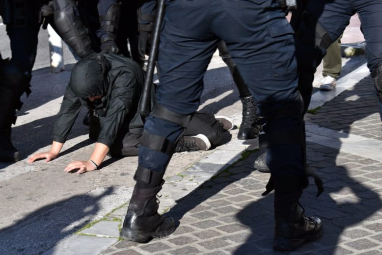 «Εμείς τους γαμ… τους αριστερούς»: Καταγγελία 60χρονου συλληφθέντα