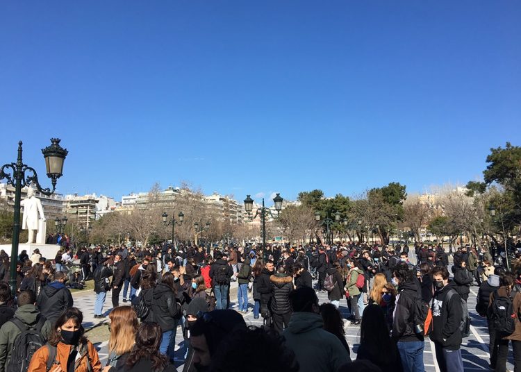 Οι φοιτητές ξανά στο δρόμο ενάντια στο νόμο Κεραμέως (φωτο)