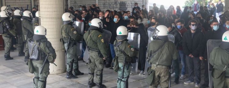 Η αστυνομία δεν ταυτίζεται με τη δημοκρατία, το αντίθετο