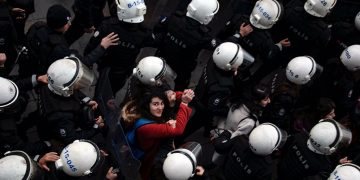 Η οργή της νεολαίας «πνίγει» τον Ερντογάν