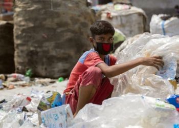 Σκοτώνουν τα παιδιά πριν μεγαλώσουν