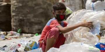 Σκοτώνουν τα παιδιά πριν μεγαλώσουν