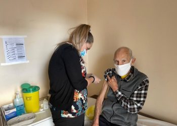 Έγκλημα η μετατροπή νοσοκομείων σε εμβολιαστικά κέντρα