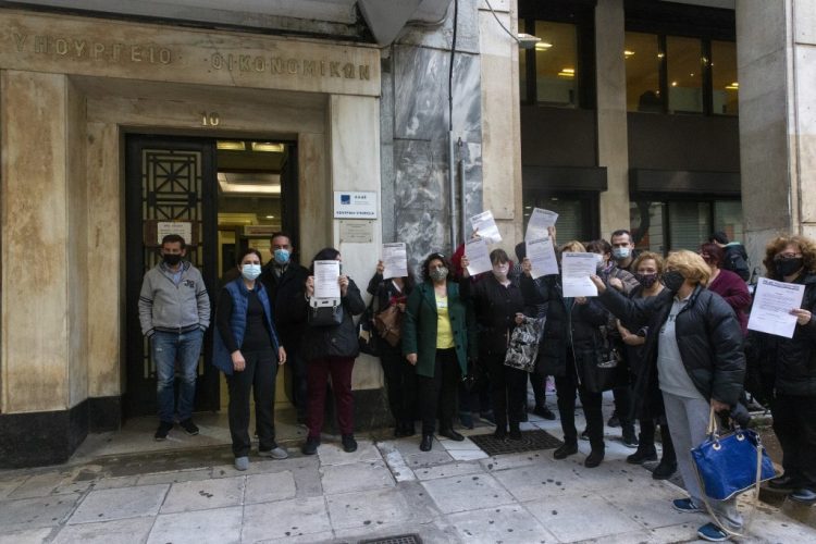 Υπουργείο Οικονομικών: Απόλυση 100 εργαζομένων στην καθαριότητα