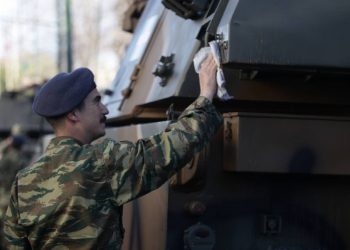 Συνεχή περιστατικά αυταρχισμού στον στρατό