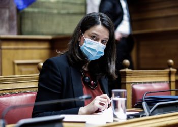 «Κόπηκε» και στην… αξιολόγηση η Κεραμέως