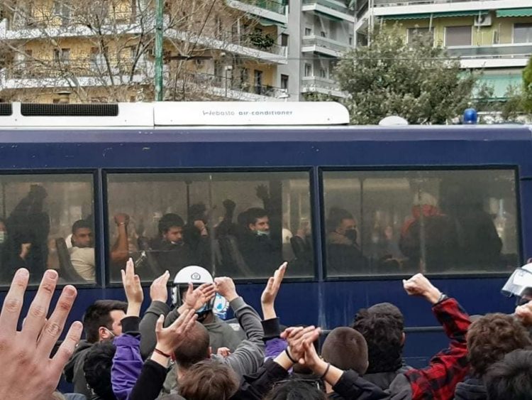 Μαρτυρίες μελών νΚΑ: «Συλλαμβάνεσαι και σκάσε. Θα δεις πόσο ξύλο θα φας»