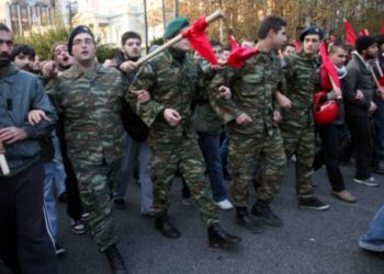 Φαντάροι από 69 μονάδες υπογράφουν κατά αύξηση θητείας και μιλιταρισμού