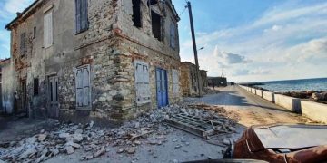 Σάμος: Κρατική ανεπάρκεια και αδιαφορία μετά τον σεισμό