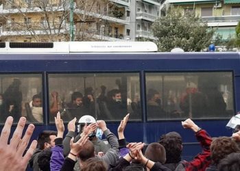 Ένστολη βία: «Μοντέρνα» καταστολή από νεόκοπους «Μπουραντάδες»