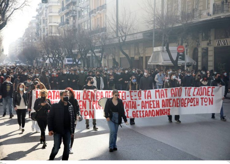 «Πότε θα κάνει ξαστεριά»! Η μαζική απάντηση των φοιτητών στο όργιο καταστολής (φωτο+βιντεο)