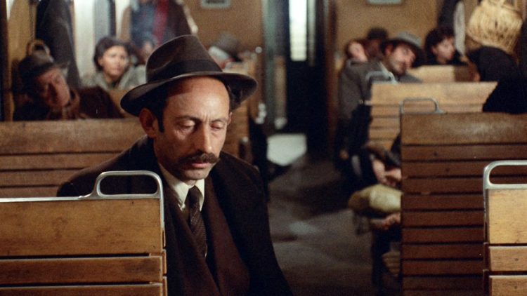 «Ο Θίασος» και τα ιστορικά γεγονότα