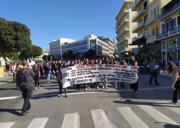 Χανιά και Ηράκλειο: Πορείες γεμάτες παλμό ενάντια στο νομοσχέδιο Κεραμέως
