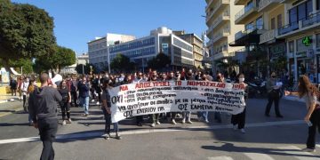 Χανιά και Ηράκλειο: Πορείες γεμάτες παλμό ενάντια στο νομοσχέδιο Κεραμέως