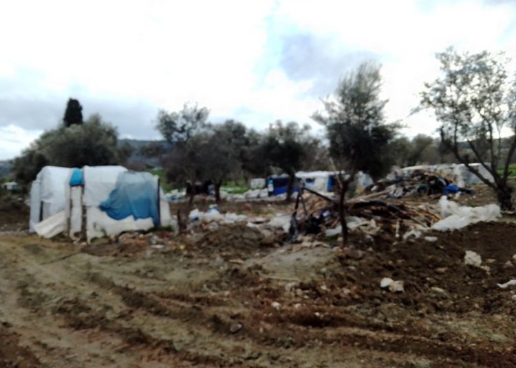 ΒΙΑΛ Χίου: Συνθήκες κόλασης για τους πρόσφυγες (φώτο)