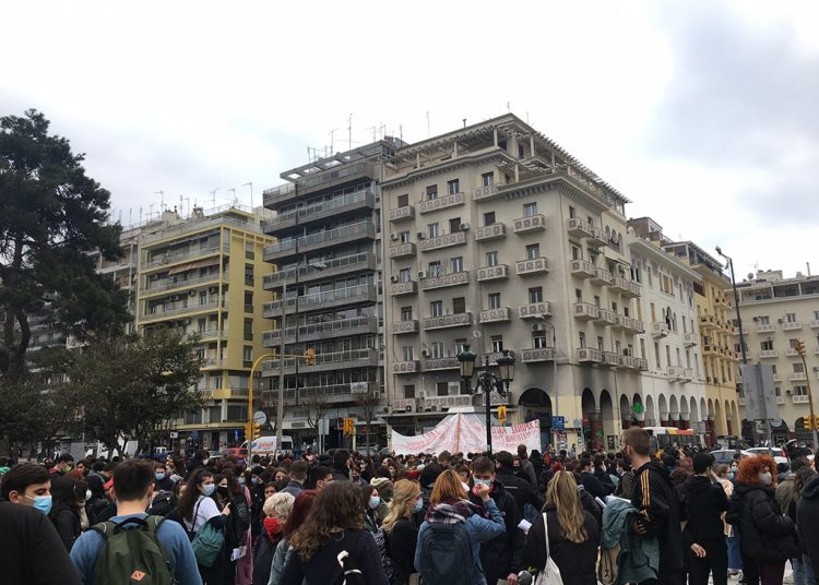 Πανεκπαιδευτικός ξεσηκωμός στη Θεσσαλονίκη! (φωτό+βίντεο)