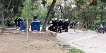 «Τώρα συλλαμβάνετε και τις δασκάλες των παιδιών σας;»