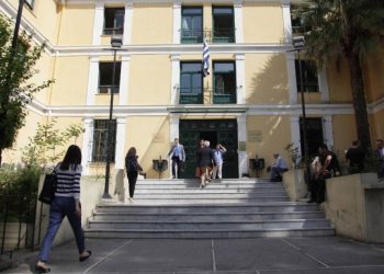 Αγώνας κατά απολύσεων σε δικηγορικό «κάτεργο»