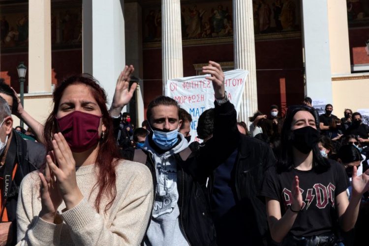 Η αναδιάρθρωση των πανεπιστημίων αποτελεί κεντρικό μέτωπο μάχης