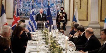 Όταν ο θάνατος εκτός ΜΕΘ σερβίρεται… με κιμά γαρίδας!