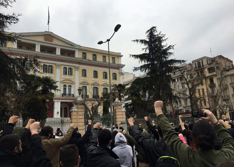 Πανεκπαιδευτικός ξεσηκωμός στη Θεσσαλονίκη! (φωτό+βίντεο)