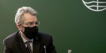 Οι ΗΠΑ πουλούν «μέταλλο» και «προστασία» στην Ελλάδα