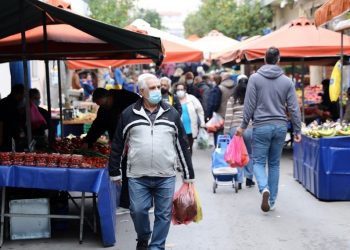 Λαϊκές αγορές: «Άλωση» του υπαίθριου εμπορίου μέσω ΣΔΙΤ και δημοπρασιών