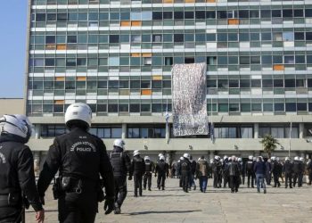 Καταγγελία της αστυνομικής επιχείρησης «αντικατάληψης» της Πρυτανείας του ΑΠΘ