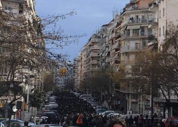 Θεσσαλονίκη: Νεανικό ποτάμι σάρωσε το φόβο και τις απαγορεύσεις (φωτο+βίντεο)