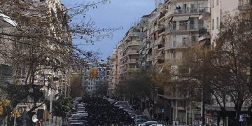 Θεσσαλονίκη: Νεανικό ποτάμι σάρωσε το φόβο και τις απαγορεύσεις (φωτο+βίντεο)