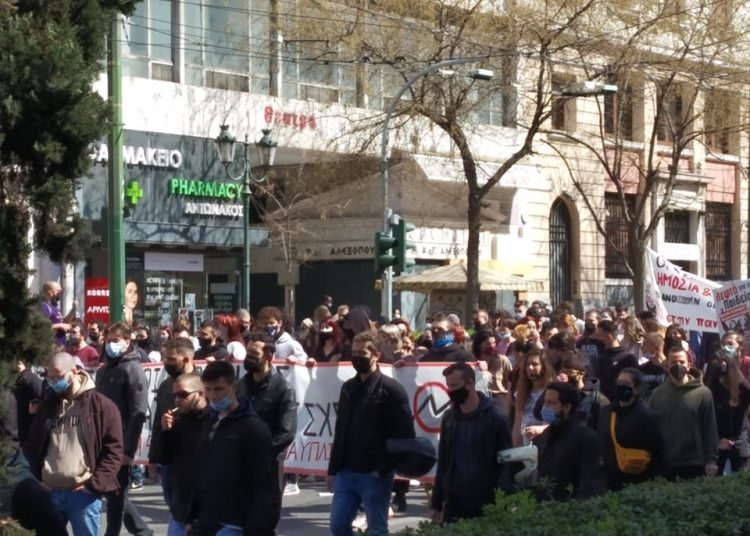 Πολύ μεγάλη πανεκπαιδευτική πορεία στο κέντρο της Αθήνας (φωτο+βίντεο)